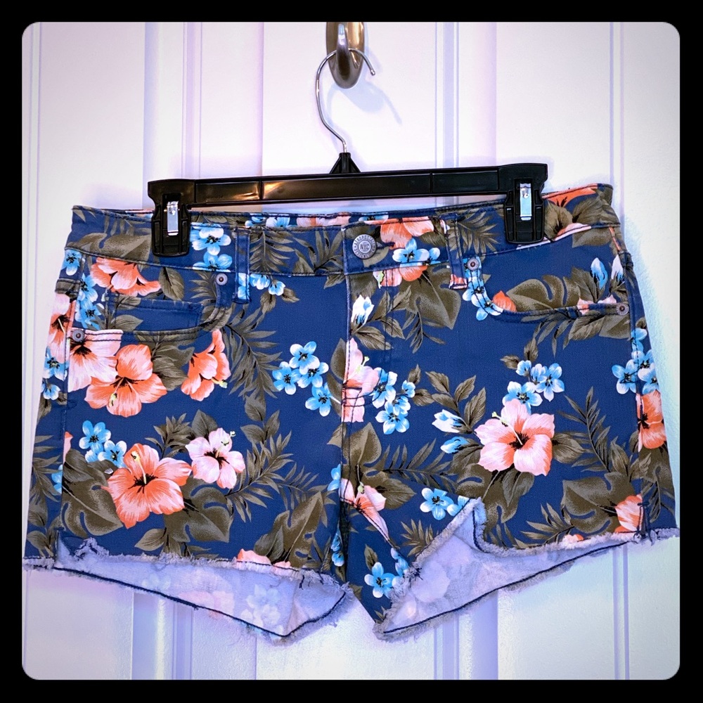 New!  Aeropostale Adorable  Printed Cut Off Shorts